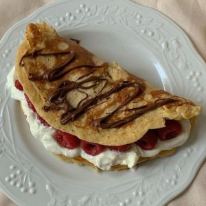 Decorating pancakes for events